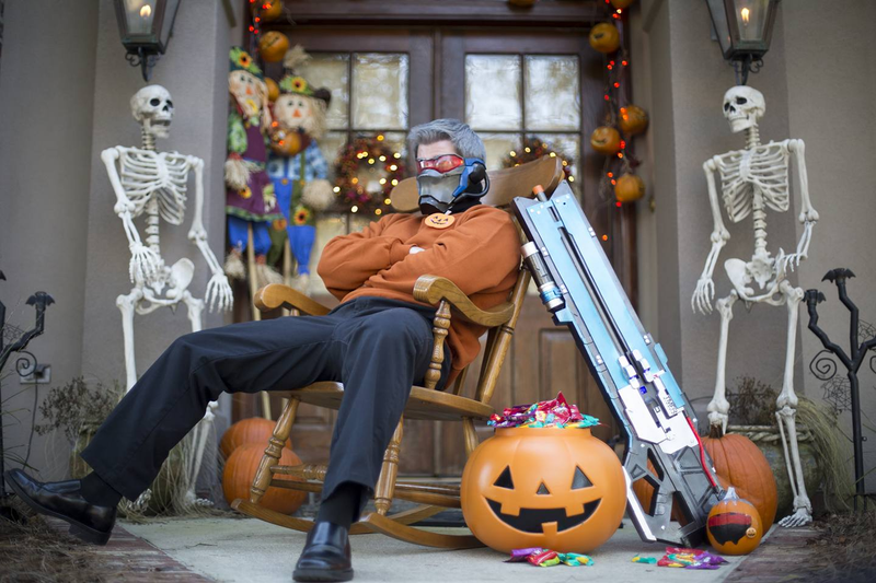 Illustration for article titled Soldier 76 Makes It A Very Dad Halloween